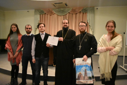 При Покровском соборе Саратова прошел молодежный «квиз»