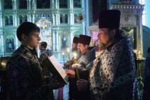 Утреня с чтением Великого канона преподобного Андрея Критского в Духосошественском кафедральном соборе Саратова