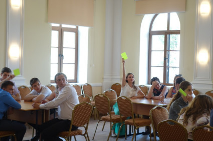 В Троицком соборе прошел молодежный брейн-ринг
