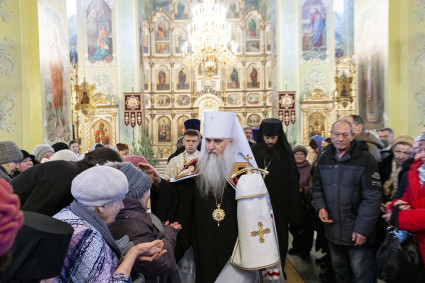 Божественная литургия в храме в честь Покрова Пресвятой Богородицы г. Саратова