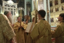 Всенощное бдение в Духосошественском кафедральном соборе Саратова