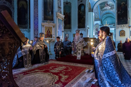 Утреня с чтением Великого покаянного канона преподобного Андрея Критского в храме в честь Сошествия Святого Духа г. Саратова