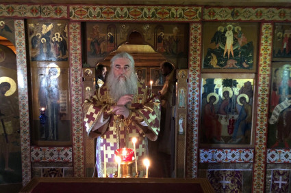 Божественная литургия в храме-часовне в честь иконы Божией Матери «Достойно есть» с. Великово (Костромская область)