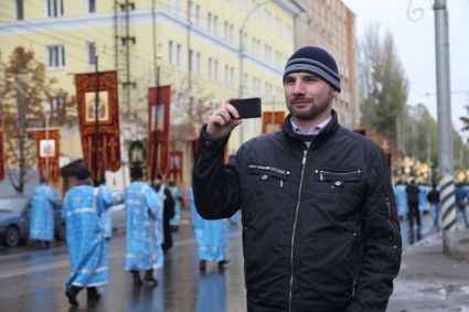 В крестном ходе в день празднования в честь Казанской иконы Божией Матери приняло участие свыше семи тысяч человек