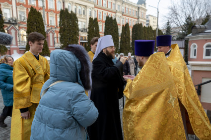 Митрополит Игнатий совершил Божественную литургию в Свято-Троицком кафедральном соборе г. Саратова