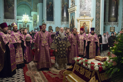 Утреня Великой Субботы с Чином погребения в храме в честь Сошествия Святого Духа г. Саратова