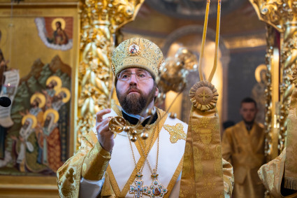 Митрополит Игнатий совершил Божественную литургию в Свято-Троицком кафедральном соборе г. Саратова