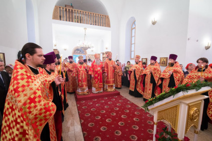 В канун дня памяти святых равноапостольных Мефодия и Кирилла Митрополит Лонгин совершил Всенощное бдение в храме Мефодия и Кирилла при СГУ
