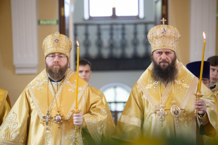 Митрополит Игнатий и митрополит Феодор совершили всенощное бдение в храме святого апостола и евангелиста Иоанна Богослова при Саратовской православной духовной семинарии