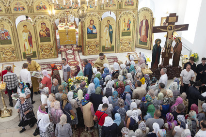 Божественная литургия в храме святых первоверховных апостолов Петра и Павла г. Красноармейска