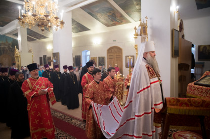 Литургия в храме в честь Покрова Пресвятой Богородицы г. Покровска (Энгельса)