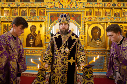 Митрополит Игнатий совершил Литургию Преждеосвященных Даров в Свято-Алексиевском женском монастыре г. Саратова