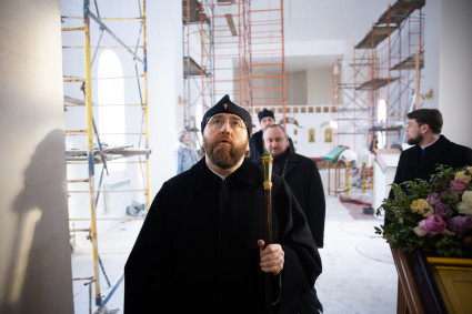 Митрополит Игнатий посетил строящиеся храмы Саратова