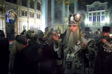Митрополит Лонгин совершил утреню с Чином погребения