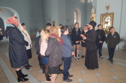 Учащиеся сельской школы побывали в Покровском храме Петровска