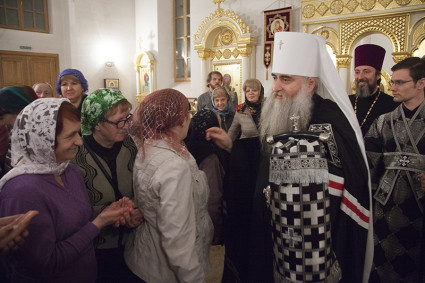 Литургия Преждеосвященных Даров, малое повечерие, утреня и первый час на Архиерейском подворье — храме во имя святых равноапостольных Кирилла и Мефодия при СГУ