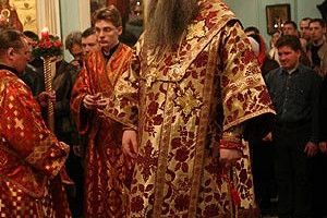 Пасхальное богослужение в Свято-Духовском кафедральном соборе г. Саратова. Фото А. Курочкина