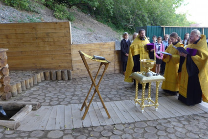 В Вольске освящен источник «Центральный»