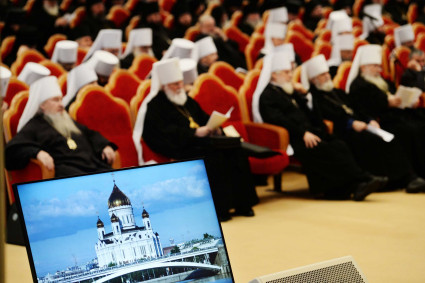 Митрополит Лонгин принимает участие в Архиерейском Соборе Русской Православной Церкви