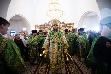 Митрополит Игнатий совершил Божественную литургию в Сергиевском храме г. Саратова