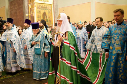 Божественная литургия в Большом соборе Донского ставропигиального монастыря г. Москвы
