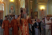 Божественная литургия в храме в храме в честь Покрова Пресвятой Богородицы Саратова
