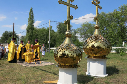 Совершено освящение крестов и куполов храма в честь Иверской иконы Божией Матери станции Тарханы