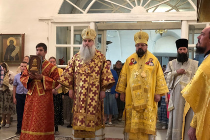 Божественная литургия в Свято-Троицком Макариево-Унженском мужском монастыре (Галичская епархия)