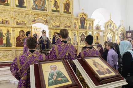 Божественная литургия в храме Рождества Христова г. Саратова