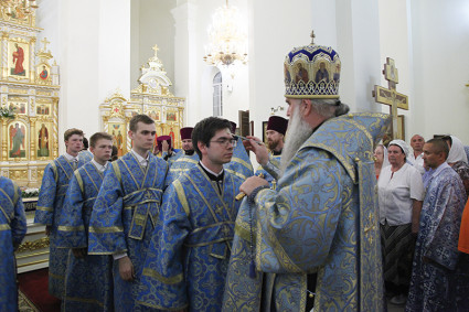 Всенощное бдение с чином Погребения Божией Матери в Свято-Троицком кафедральном соборе г. Вольска