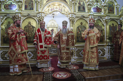 Божественная литургия в храме в честь Покрова Пресвятой Богородицы г. Покровска (Энгельса)