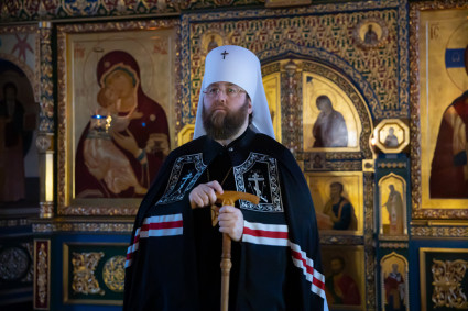 Митрополит Игнатий совершил великое повечерие с чтением Великого покаянного канона преподобного Андрея Критского в Свято-Никольском мужском монастыре г. Саратова