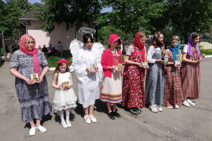 На приходе храма Космы Саратовского прошел концерт ко дню жен-мироносиц