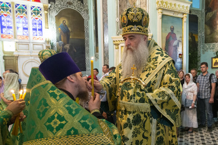 Малое повечерие и утреня в храме Сошествия Святого Духа г. Саратова