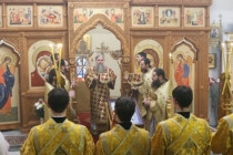 Божественная литургия в Свято-Никольском храме на Елшанском кладбище Саратова