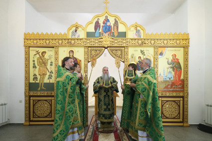 Божественная литургия в храме блаженной Ксении Петербургской г. Саратова на территории ИТК УШ-382/33