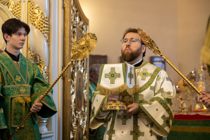 Митрополит Игнатий совершил Божественную литургию в Серафимовском храме г. Саратова