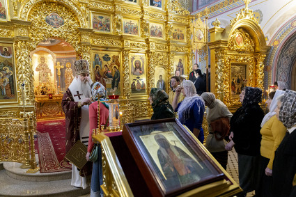 Божественная литургия в Свято-Троицком кафедральном соборе г. Саратова