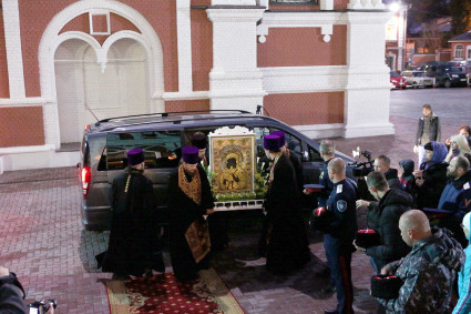 В Саратов принесена чудотворная Феодоровская икона Божией Матери