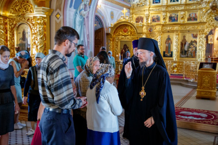 Епископ Борисовский и Марьиногорский Вениамин совершил Божественную литургию в Свято-Троицком кафедральном соборе