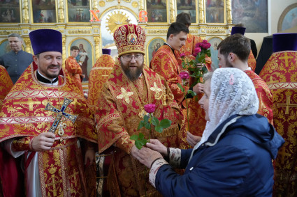 Божественная литургия в Свято-Воскресенском кафедральном соборе г. Пугачёва