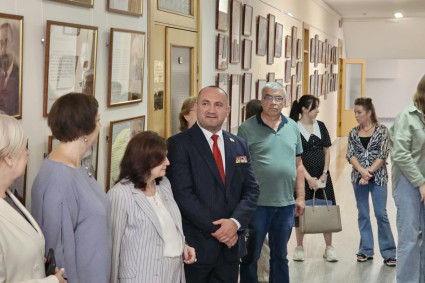 Состоялась презентация галереи философов «Русский мир от Запада до Востока: ценностный выбор и духовные ориентиры» для представителей власти, науки и общественности
