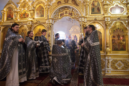 Литургия Преждеосвященных Даров в храме Покрова Пресвятой Богородицы г. Покровска (Энгельса)