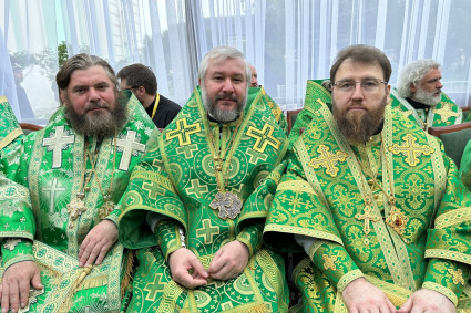 Митрополит Игнатий принял участие в Божественной литургии в Свято-Троицкой Сергиевой Лавре