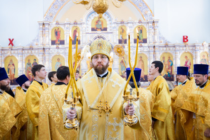 Митрополит Игнатий совершил Божественную литургию в храме святых первоверховных апостолов Петра и Павла г. Аткарска