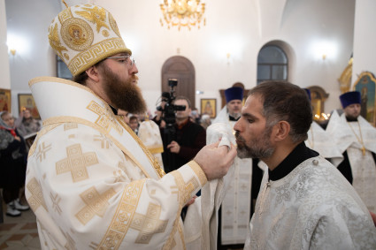 Митрополит Игнатий совершил всенощное бдение в храме Рождества Христова г. Саратова