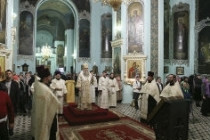 Всенощное бдение в Духосошественском кафедральном соборе Саратова