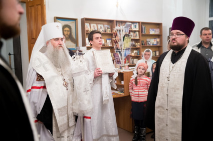 Митрополит Саратовский и Вольский Лонгин совершил Всенощное бдение в храме во имя Архангела Михаила села Михайловка Саратовского района