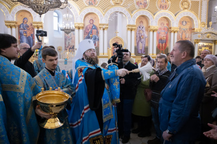 Митрополит Игнатий совершил молебен перед иконой Божией Матери «Победительная»