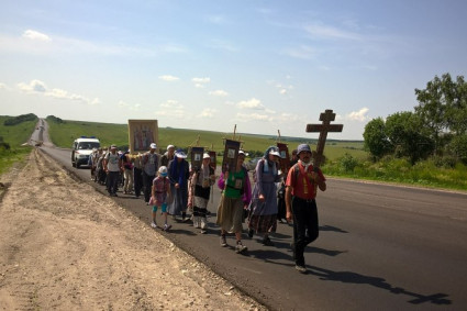 Участники крестного хода Балашов-Вавилов Дол преодолели более 120 километров
